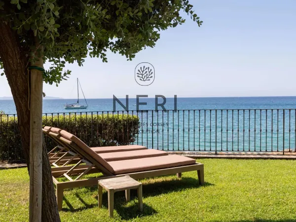 Villa 8 pièces 589 m²