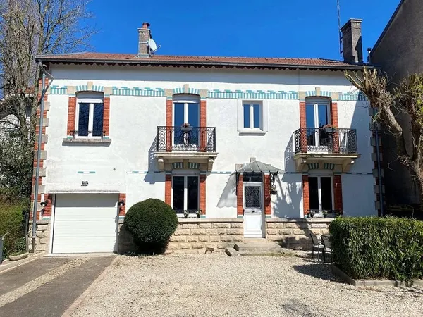 Maison 7 pièces 211 m²