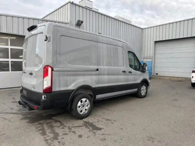 Ford Transit 2t fg t350 l2h2 2.0 ecoblue 130ch bva8 limited — photo 5