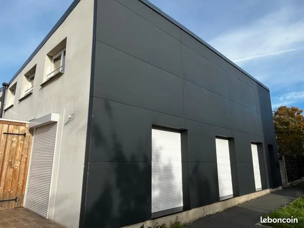 Local commercial / professionnel prêt à l'emploi à louer - 140 m² - Haubourdin - Disponible immédiat