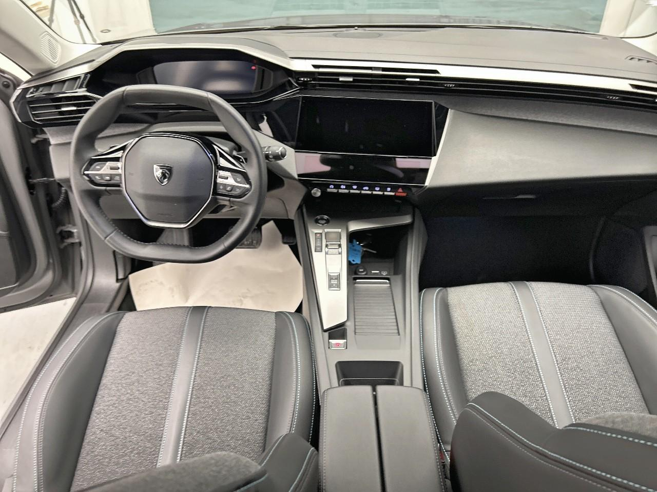 Peugeot 308 puretech 130ch s&s eat8 allure — photo 12