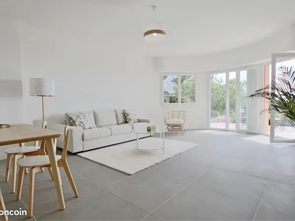 VILLEFRANCHE-SUR-MER: 2 pièces - 60 m² - vue mer panoramique - belle terrasse²