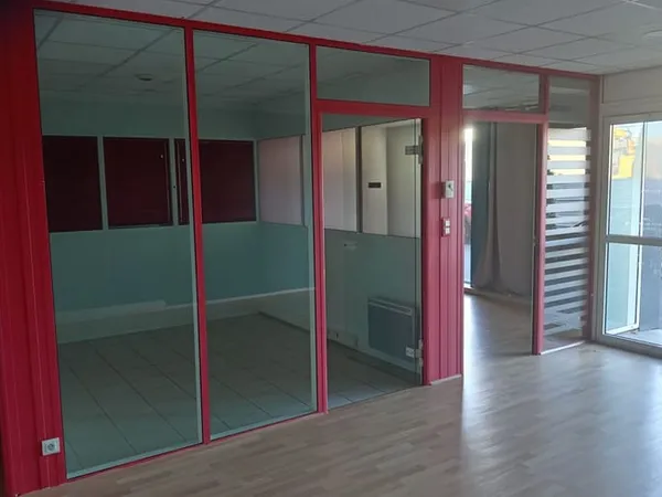 Bureau 100 m²