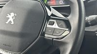 Peugeot 2008 1.5 BlueHDi 110ch S&S Allure Pack — photo 17