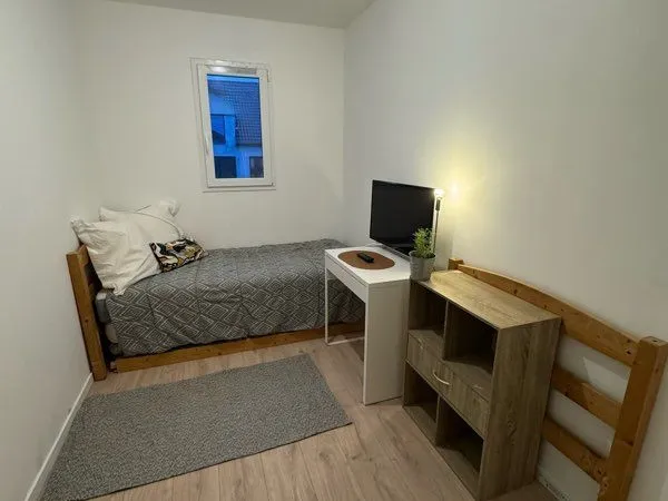 Chambre d'appoint meublée Douai dans maison neuve en coliving