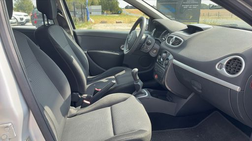 Renault Clio 1.5 DCI 90 - Expression – 2012 – 144000 km – Diesel – Boîte Manuelle — photo 15