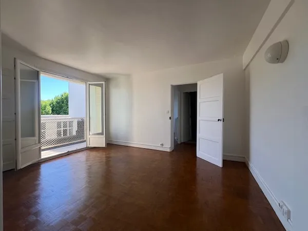 À Meudon, appartement avec balcon 3 pièces en vente
