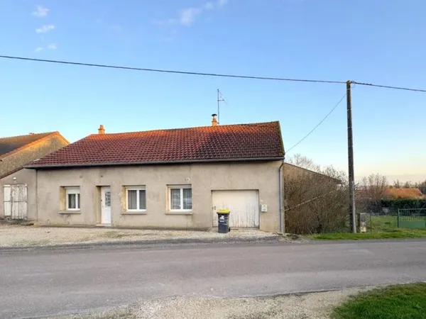 A BRAGNY-SUR-SAONE - Maison de village