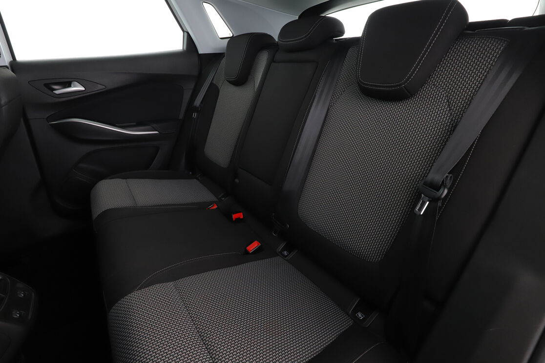 Opel Grandland X 1.2 Turbo Auto — photo 15