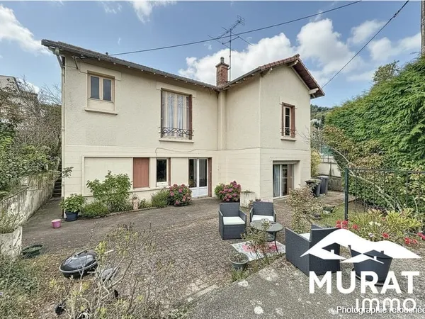 Maison année 40 avec grand jardin