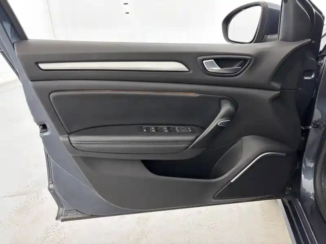 Renault Megane mégane iv berline tce 140 energy — photo 20