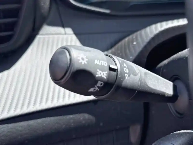 Peugeot 208 electrique 51 kwh 156ch — photo 22