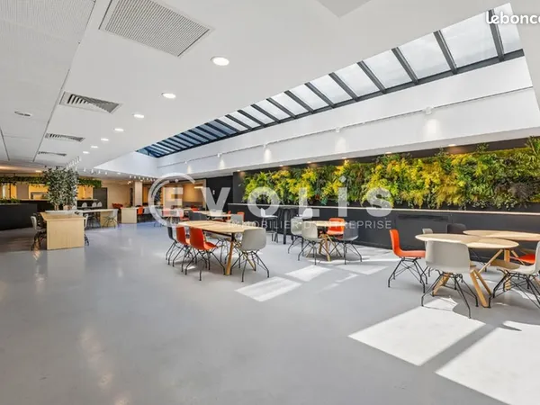 Bureaux 1 585 m²