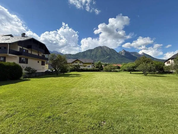 Terrain 2435 m²