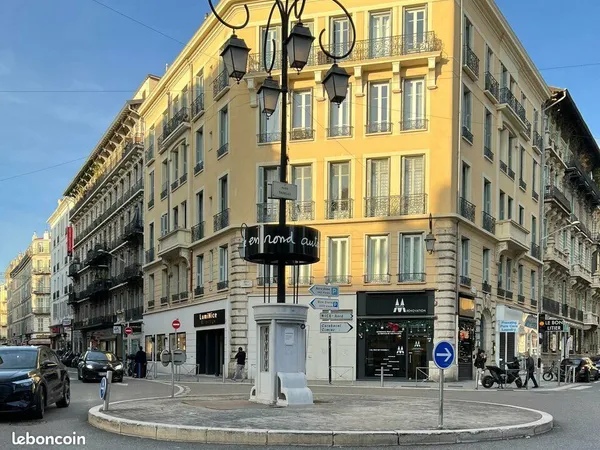 Local commercial 90 m² NICE