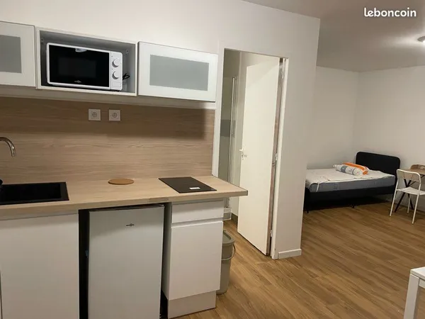 Grand studio meublé rue calme