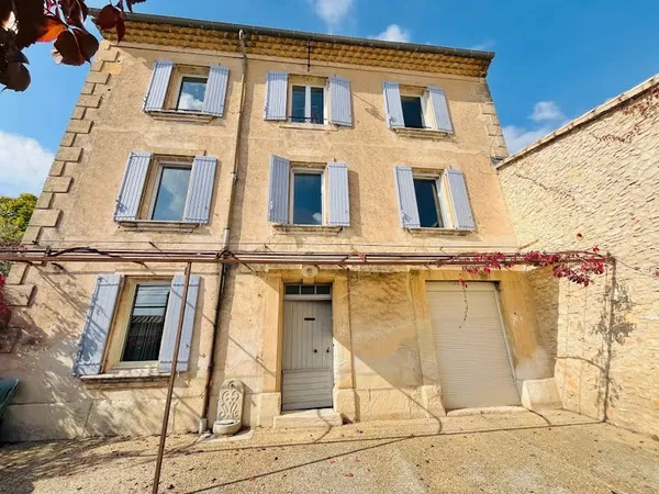 Maison 10 pièces 196 m²