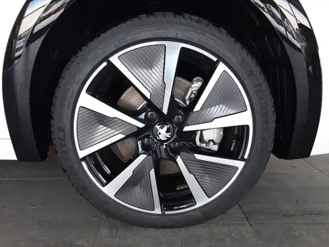 Peugeot 208 electrique 50 kwh 136ch — photo 12
