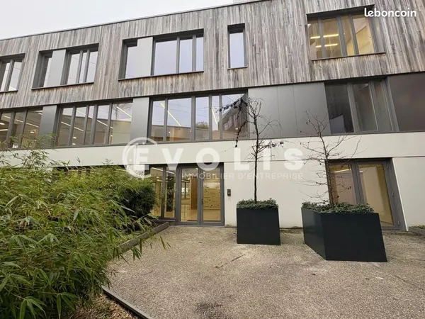 Bureaux 446 m²