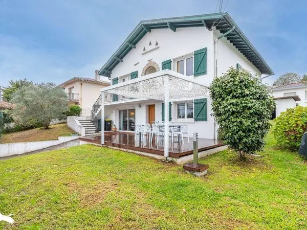Maison 5 pièces 180 m²