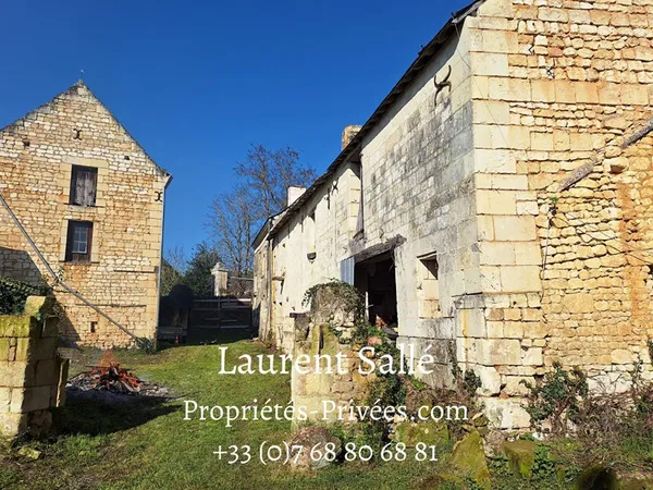 LERNÉ (37500) : Ensembles de Bâtisses à rénover (315 m2)
