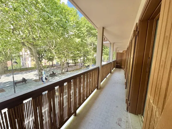 Appartement T2 au 1er étage avec ascenseur.
