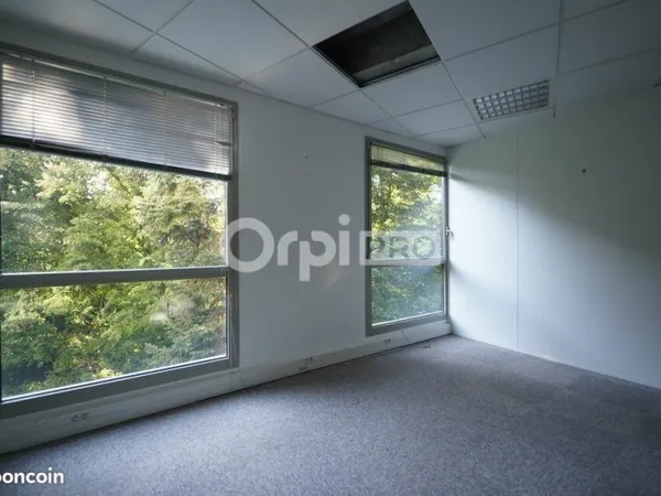 Bureau 1 233 m²