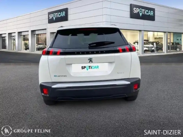 Peugeot 2008 e- 136ch style — photo 5