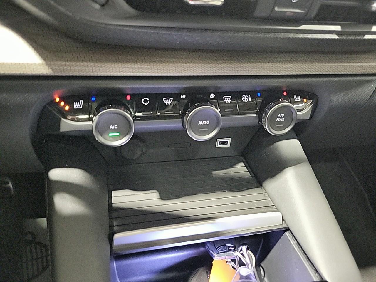 Citroën C5 X puretech 180 s&s eat8 shine — photo 18