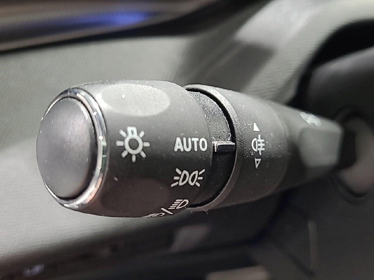 Peugeot 308 sw phev 180 e-eat8 gt — photo 28