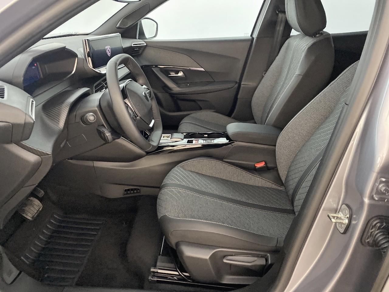 Peugeot 2008 hybrid 145 ch e-dcs6 allure — photo 9