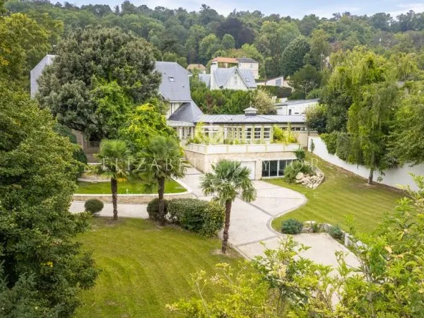 Maison de luxe 14 pièces 851 m²