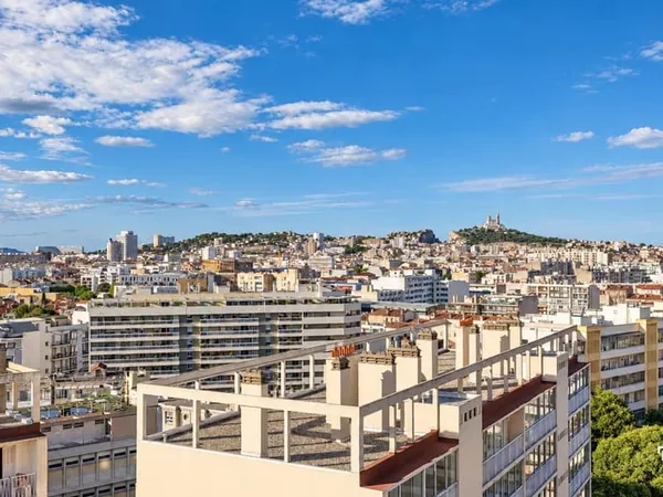L'HORIZON MARSEILLAIS - Appartement T4 de 83m2 - Terrasse - Cave - Vue Dégagée - 13005