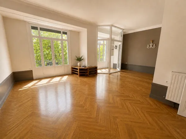 Appartement familial climatisé avec garage 135 m2 Lyon Saxe-Gambetta / Saint Louis