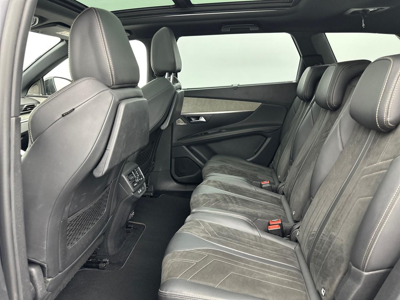 Peugeot 5008 puretech 130ch s&s eat8 gt pack — photo 12