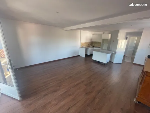 Location grand T2 meublé