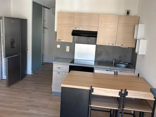 Loue appartement meublé