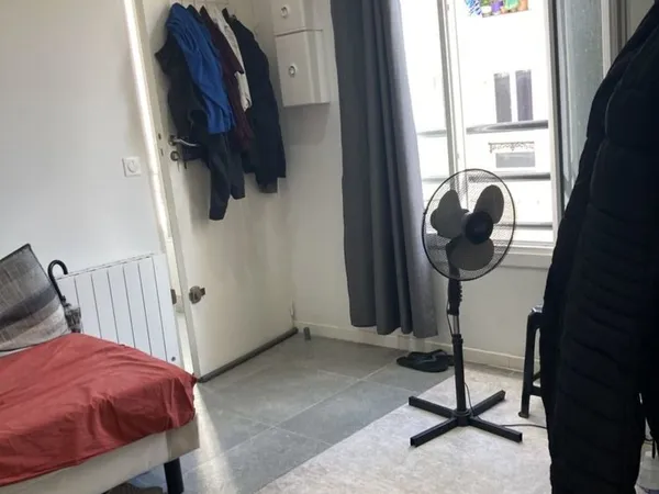 AUBERVILLIERS STUDIO OCCUPE 20M2 BON ETAT 110 000 EUROS
