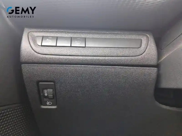 Peugeot 2008 1.2 puretech 130ch s&amp;s bvm6 — photo 22