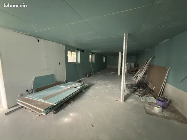 Local commercial 80 m²