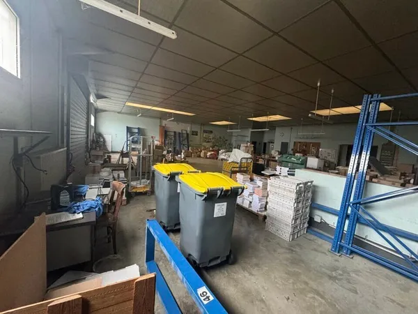 Local d’activité et entrepôt Vente Joué-lès-Tours 450m² 415000€