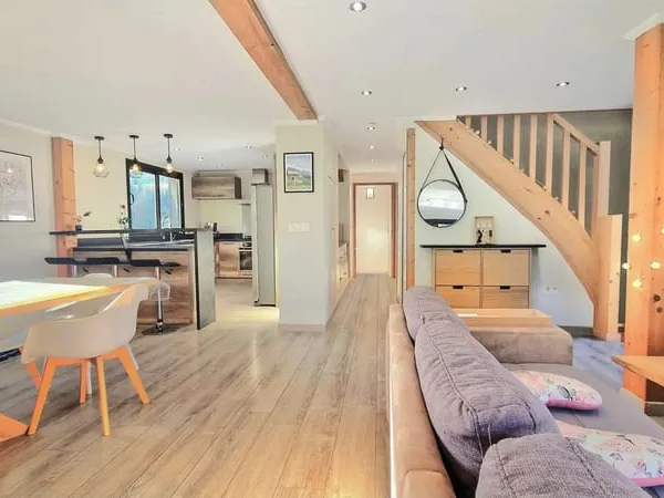 Mijoux : Chalet contemporain T9