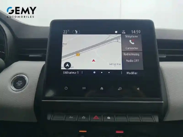 Renault Clio e-tech 140 - 21n — photo 35