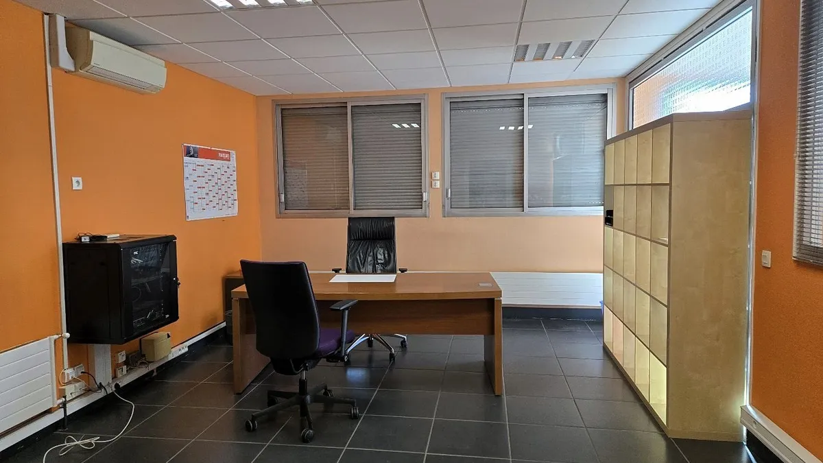 Photo 3