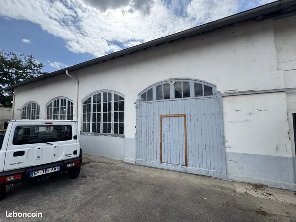 Local 372 m² Montluçon
