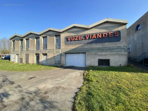 Local industriel 800 m2 poitiers