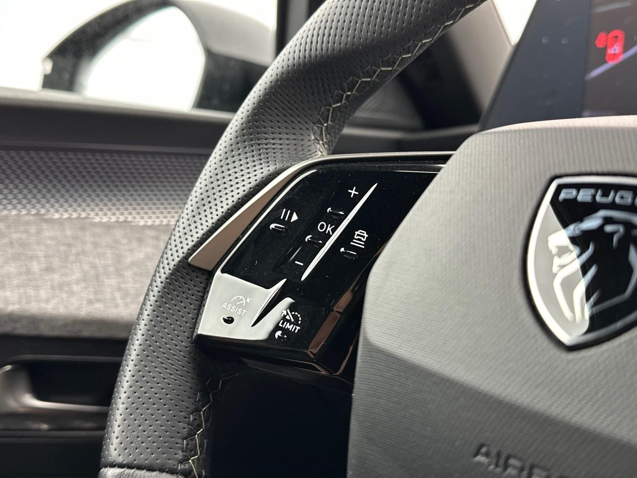 Peugeot 3008 hybrid 145 e-dcs6 gt — photo 17