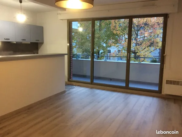 A louer F2 rouen balcon parking