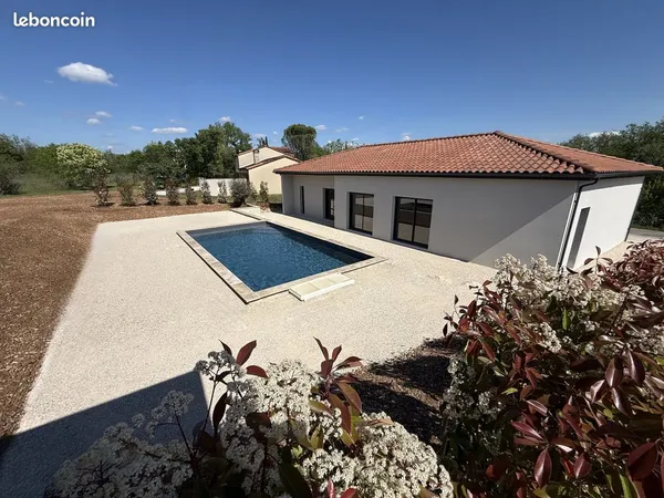 Villa contemporaine neuve - Piscine & Garage - Haut Standing