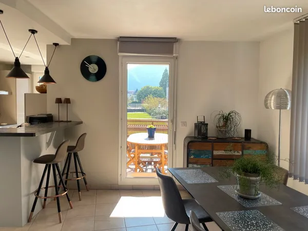 Appartement T4 de 90 m² avec superbe vue montagne, garage double - Annecy centre, 5 min Courier, Har